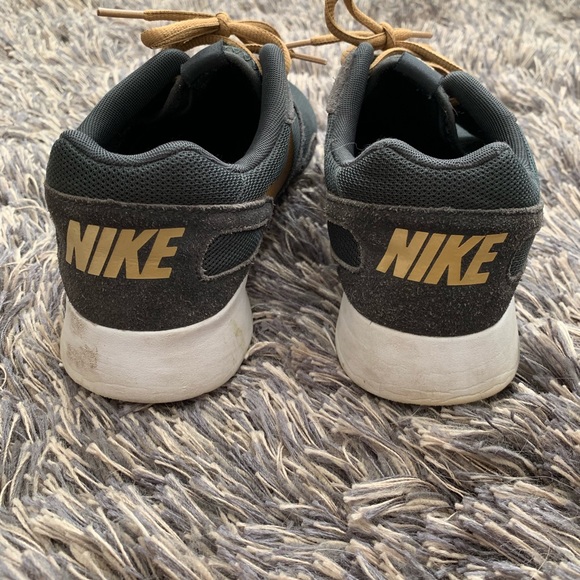 Nike Kaishi Shoes Dark Gray & Gold - Picture 4 of 5